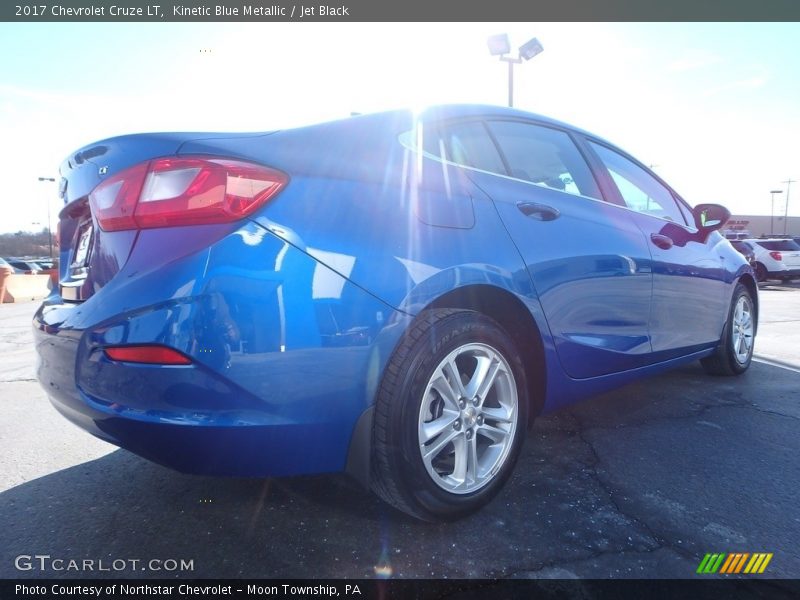 Kinetic Blue Metallic / Jet Black 2017 Chevrolet Cruze LT