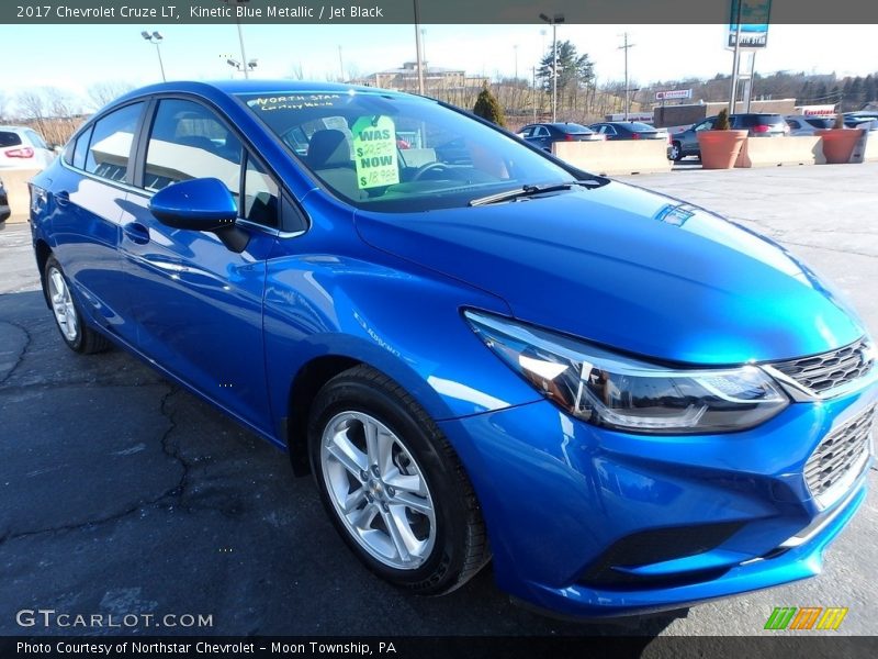 Kinetic Blue Metallic / Jet Black 2017 Chevrolet Cruze LT