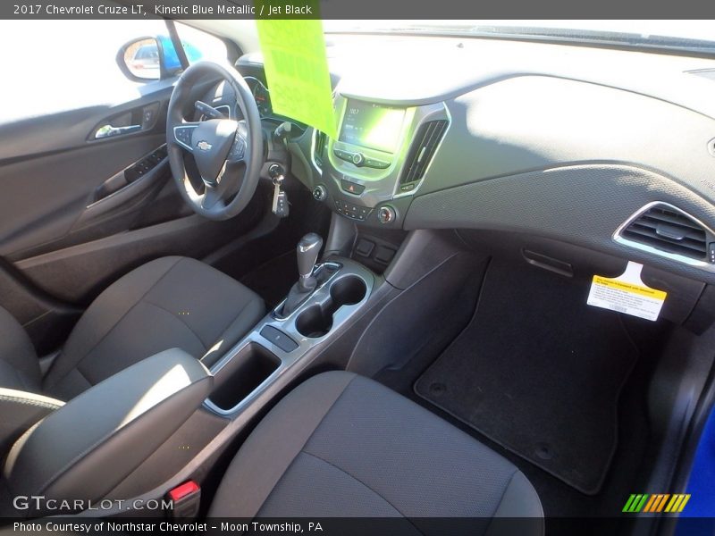 Kinetic Blue Metallic / Jet Black 2017 Chevrolet Cruze LT