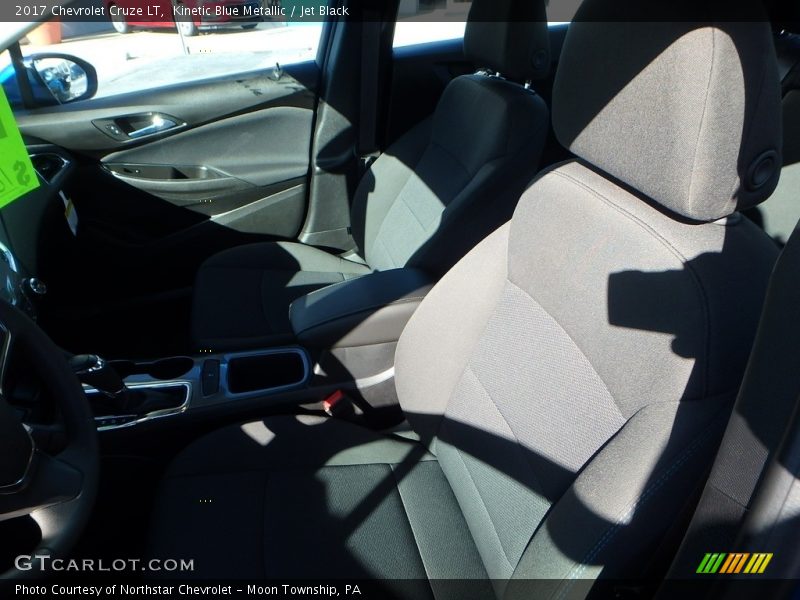Kinetic Blue Metallic / Jet Black 2017 Chevrolet Cruze LT