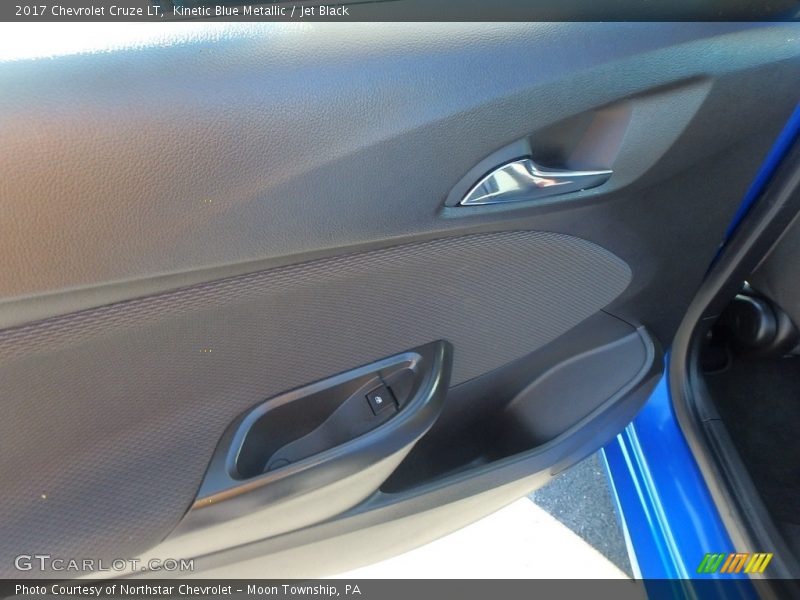 Kinetic Blue Metallic / Jet Black 2017 Chevrolet Cruze LT