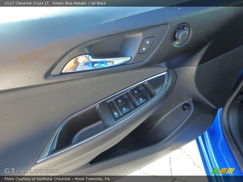 Kinetic Blue Metallic / Jet Black 2017 Chevrolet Cruze LT