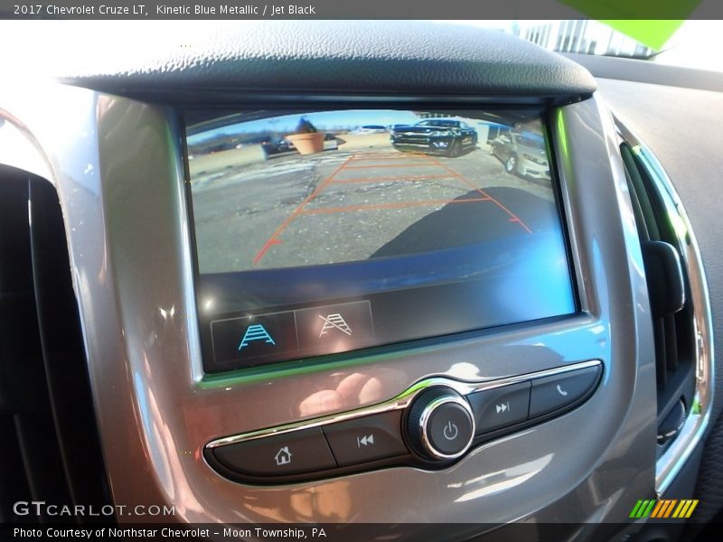 Kinetic Blue Metallic / Jet Black 2017 Chevrolet Cruze LT