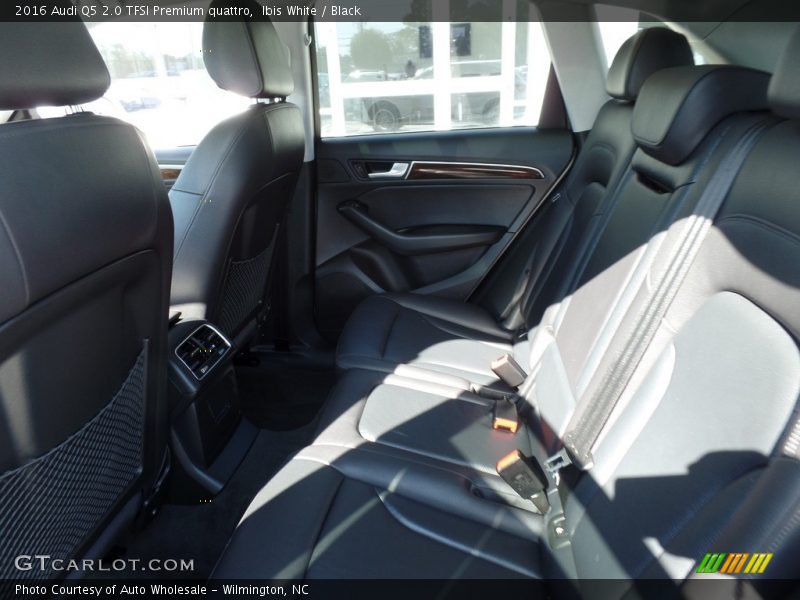Ibis White / Black 2016 Audi Q5 2.0 TFSI Premium quattro