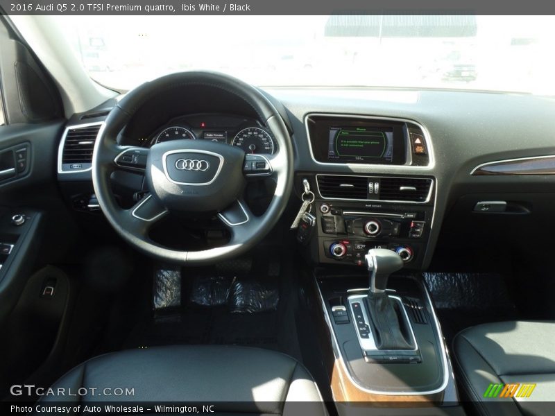 Ibis White / Black 2016 Audi Q5 2.0 TFSI Premium quattro