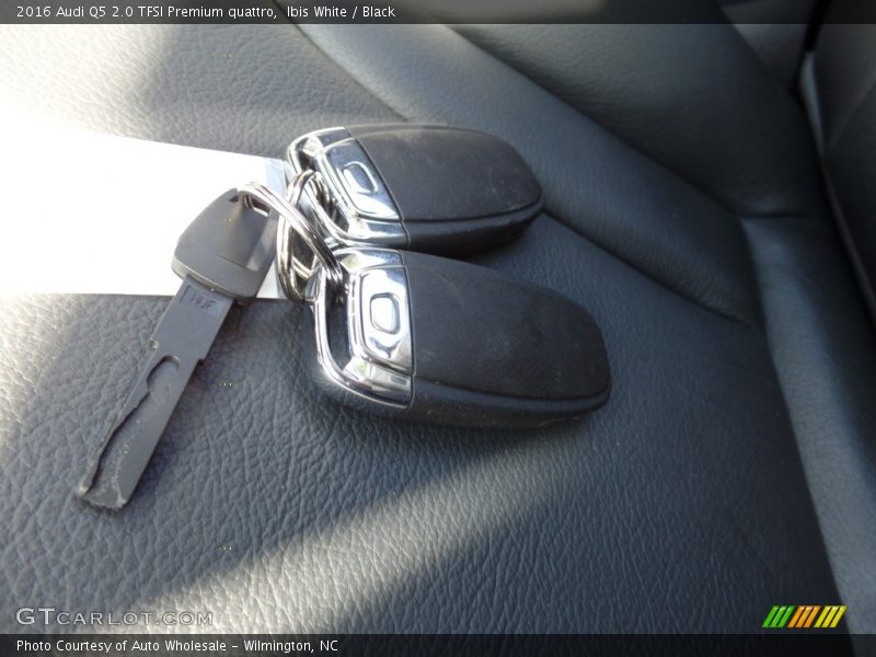 Ibis White / Black 2016 Audi Q5 2.0 TFSI Premium quattro