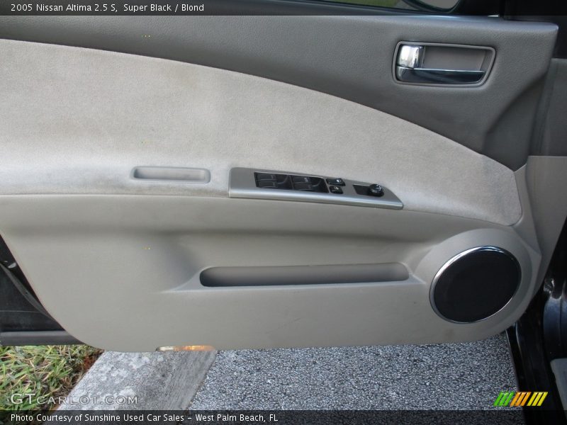 Super Black / Blond 2005 Nissan Altima 2.5 S