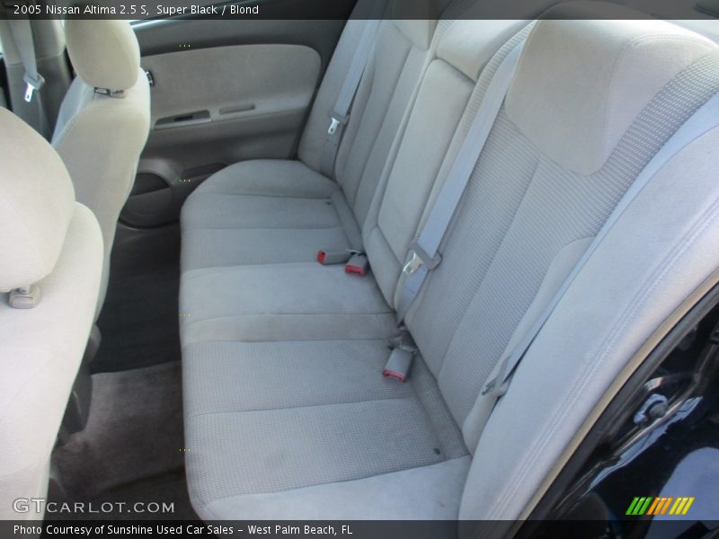 Super Black / Blond 2005 Nissan Altima 2.5 S