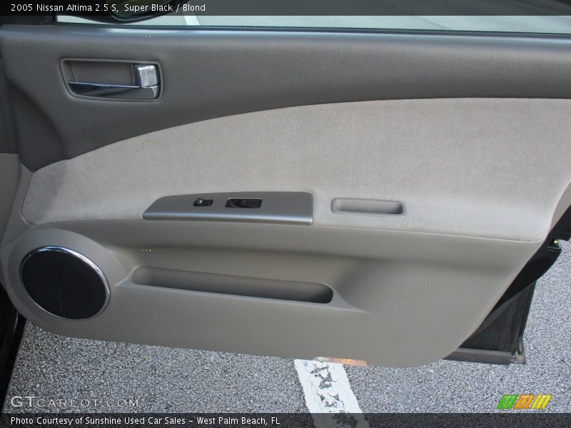 Super Black / Blond 2005 Nissan Altima 2.5 S