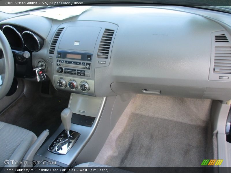Super Black / Blond 2005 Nissan Altima 2.5 S