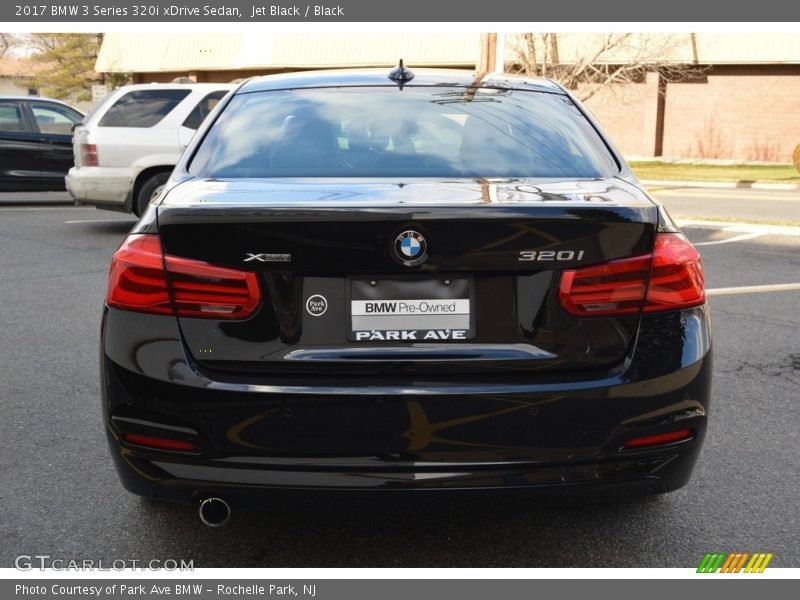 Jet Black / Black 2017 BMW 3 Series 320i xDrive Sedan