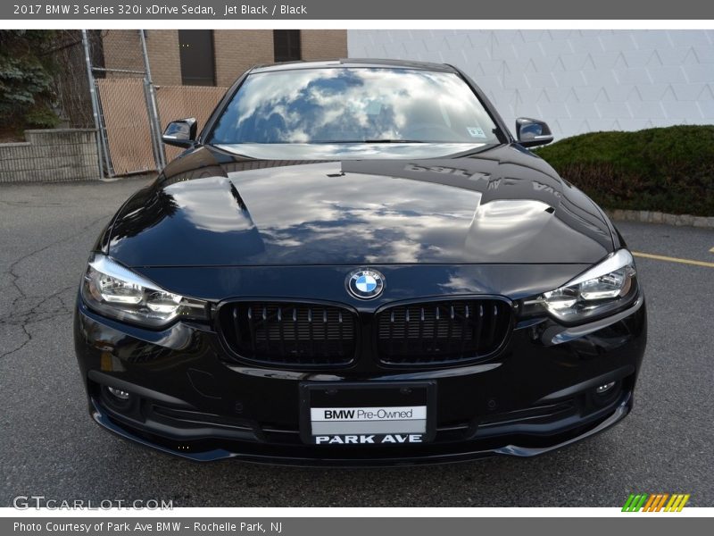 Jet Black / Black 2017 BMW 3 Series 320i xDrive Sedan