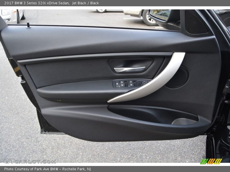 Jet Black / Black 2017 BMW 3 Series 320i xDrive Sedan