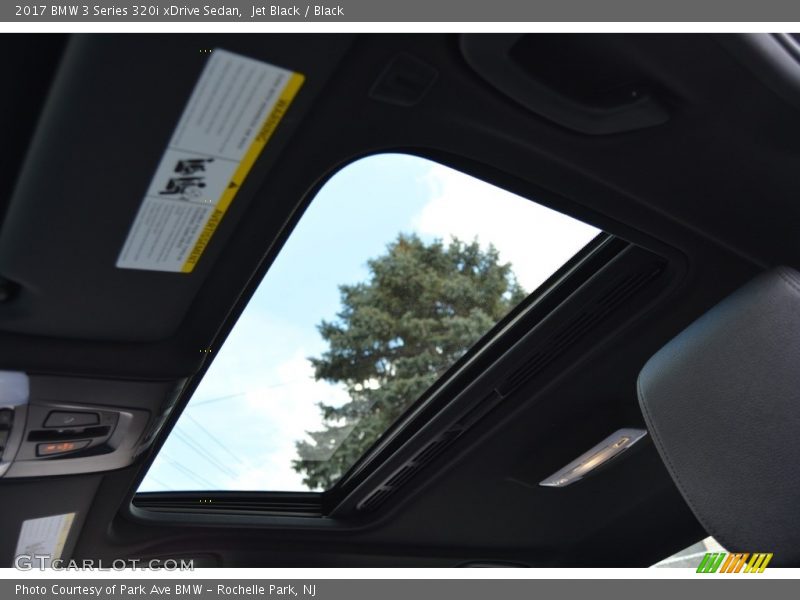 Sunroof of 2017 3 Series 320i xDrive Sedan