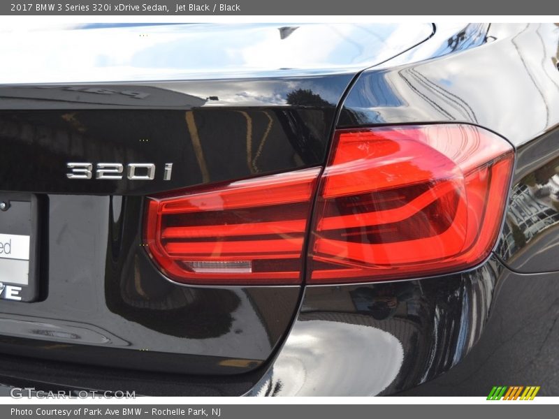 Jet Black / Black 2017 BMW 3 Series 320i xDrive Sedan