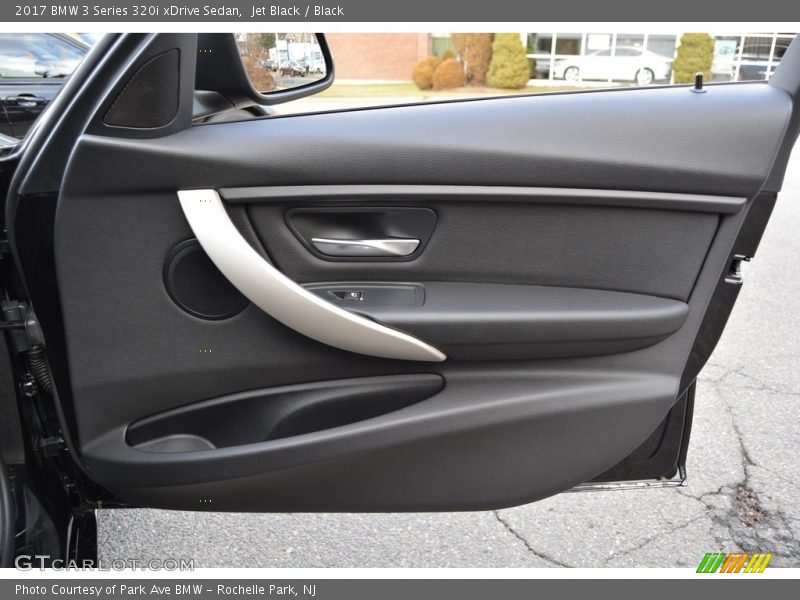 Jet Black / Black 2017 BMW 3 Series 320i xDrive Sedan