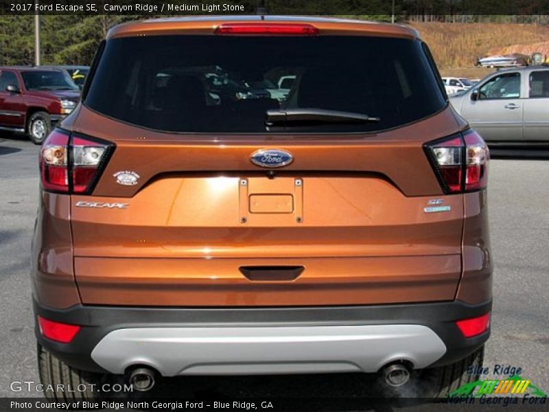 Canyon Ridge / Medium Light Stone 2017 Ford Escape SE