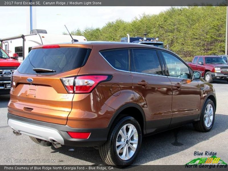 Canyon Ridge / Medium Light Stone 2017 Ford Escape SE