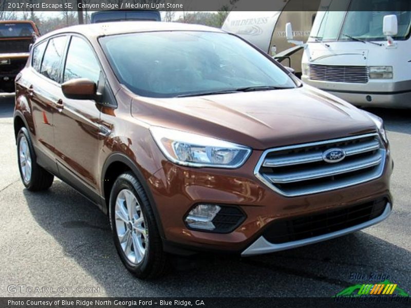 Canyon Ridge / Medium Light Stone 2017 Ford Escape SE