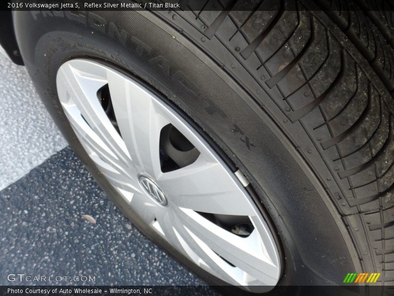 Reflex Silver Metallic / Titan Black 2016 Volkswagen Jetta S