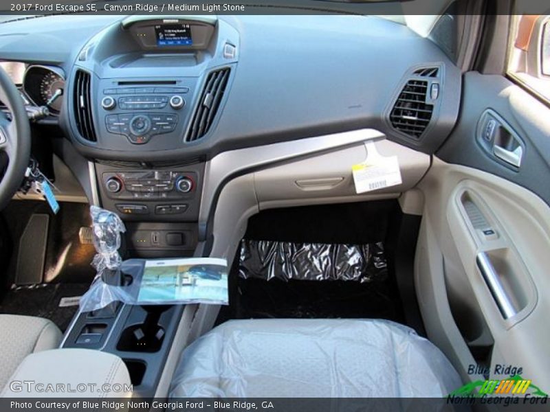 Canyon Ridge / Medium Light Stone 2017 Ford Escape SE