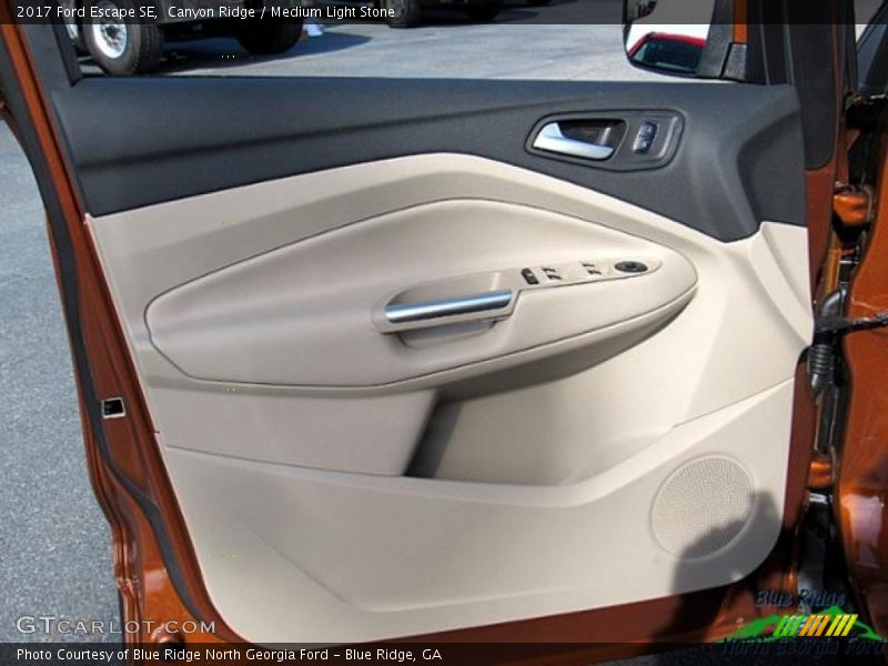 Canyon Ridge / Medium Light Stone 2017 Ford Escape SE