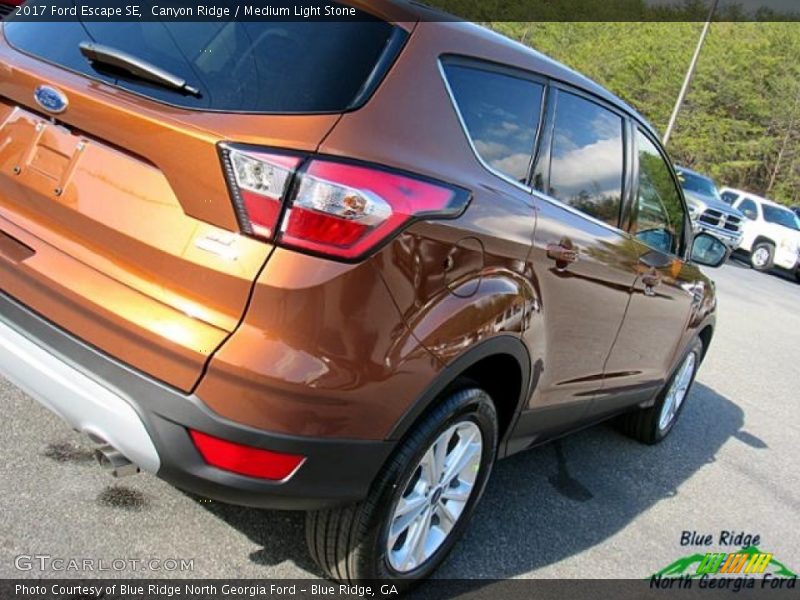 Canyon Ridge / Medium Light Stone 2017 Ford Escape SE
