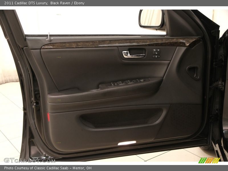Black Raven / Ebony 2011 Cadillac DTS Luxury