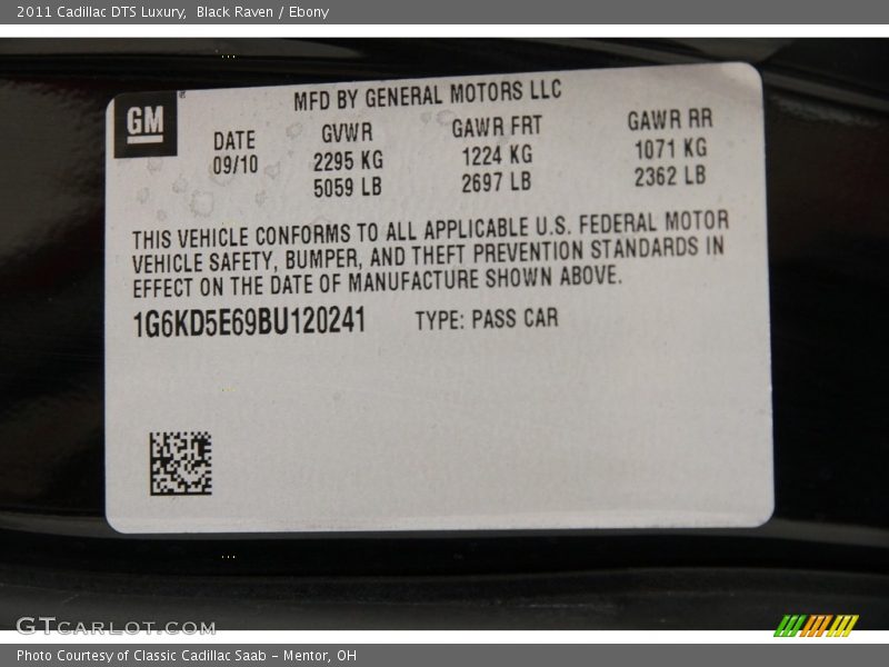 Black Raven / Ebony 2011 Cadillac DTS Luxury