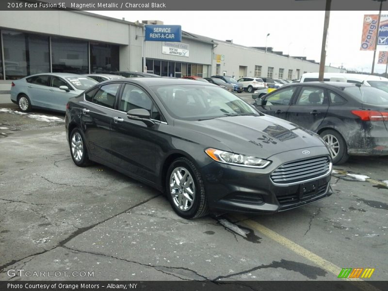 Magnetic Metallic / Charcoal Black 2016 Ford Fusion SE
