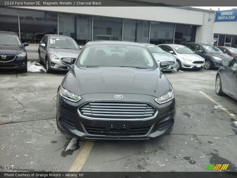 Magnetic Metallic / Charcoal Black 2016 Ford Fusion SE
