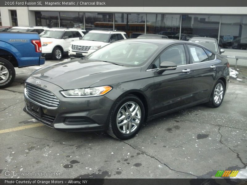 Magnetic Metallic / Charcoal Black 2016 Ford Fusion SE