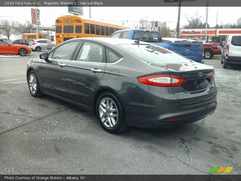 Magnetic Metallic / Charcoal Black 2016 Ford Fusion SE