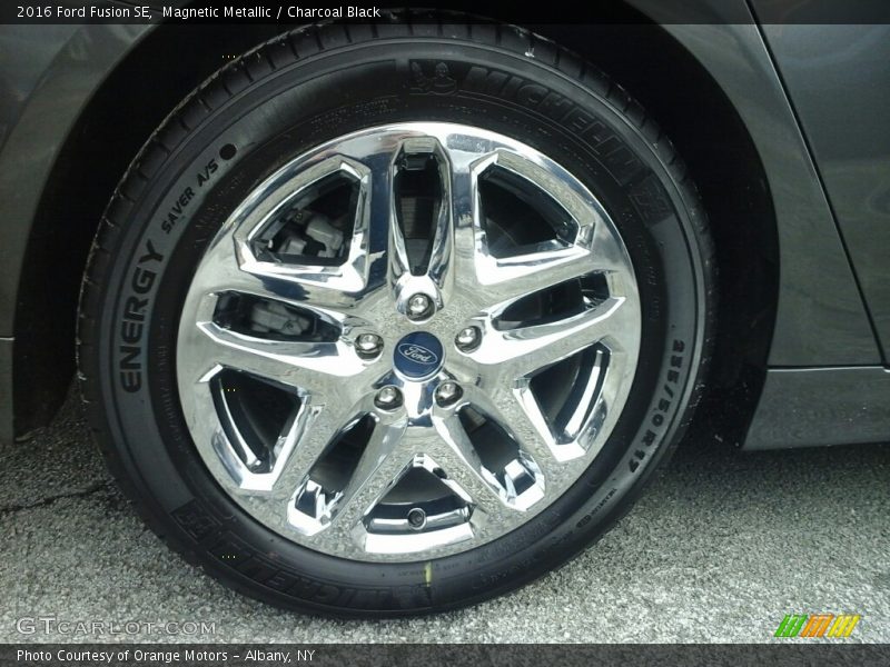 Magnetic Metallic / Charcoal Black 2016 Ford Fusion SE