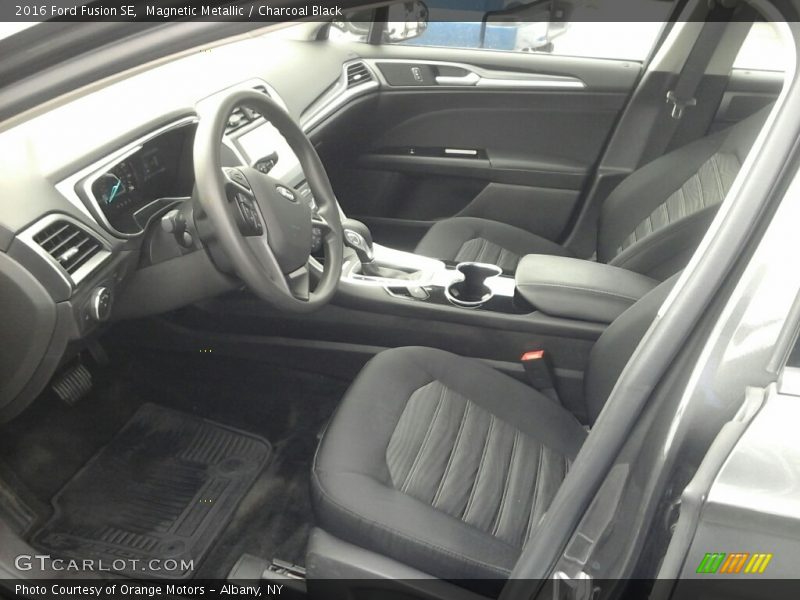 Magnetic Metallic / Charcoal Black 2016 Ford Fusion SE