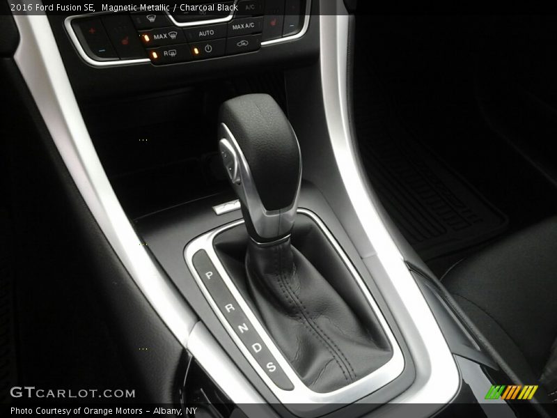 Magnetic Metallic / Charcoal Black 2016 Ford Fusion SE