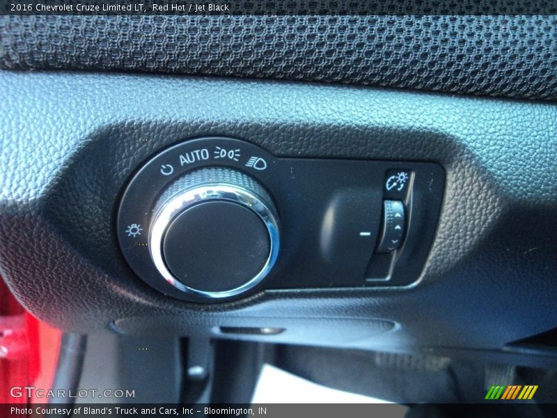 Red Hot / Jet Black 2016 Chevrolet Cruze Limited LT