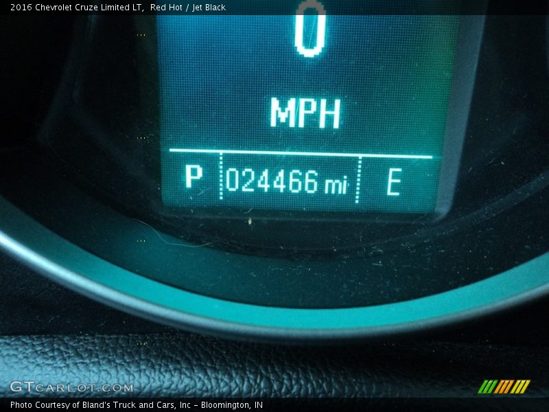 Red Hot / Jet Black 2016 Chevrolet Cruze Limited LT