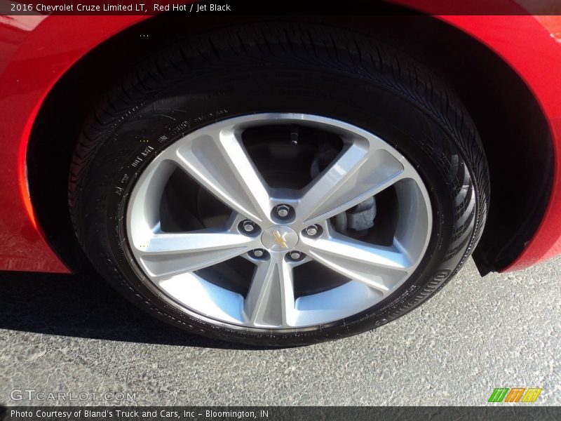 Red Hot / Jet Black 2016 Chevrolet Cruze Limited LT