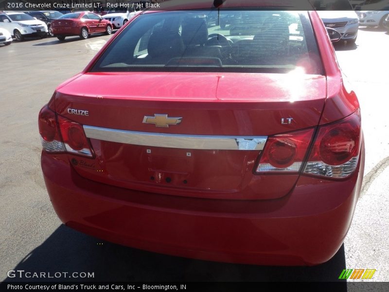 Red Hot / Jet Black 2016 Chevrolet Cruze Limited LT