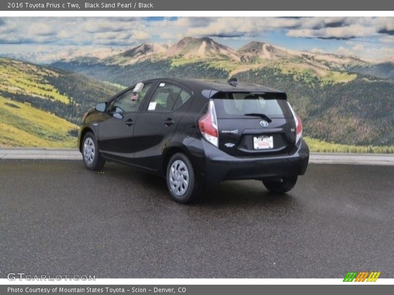 Black Sand Pearl / Black 2016 Toyota Prius c Two