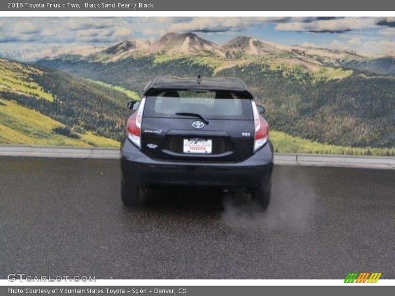 Black Sand Pearl / Black 2016 Toyota Prius c Two