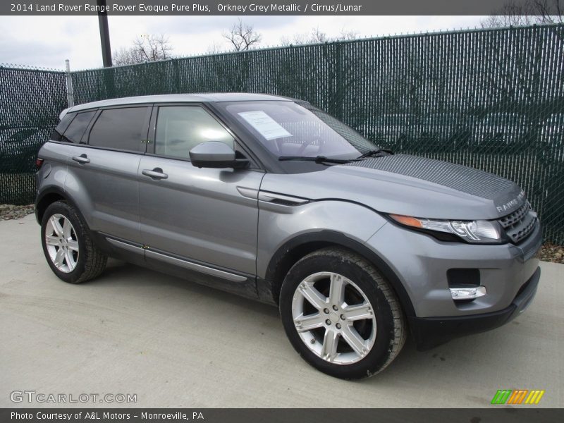 Front 3/4 View of 2014 Range Rover Evoque Pure Plus