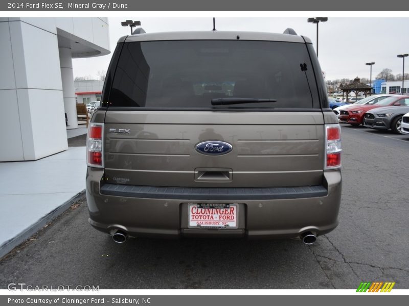 Mineral Gray / Dune 2014 Ford Flex SE