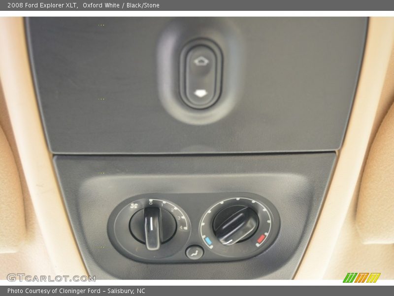 Oxford White / Black/Stone 2008 Ford Explorer XLT