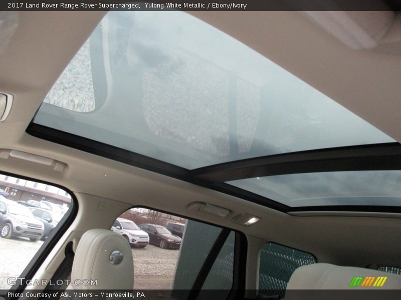 Yulong White Metallic / Ebony/Ivory 2017 Land Rover Range Rover Supercharged