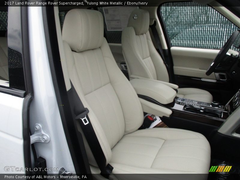 Yulong White Metallic / Ebony/Ivory 2017 Land Rover Range Rover Supercharged