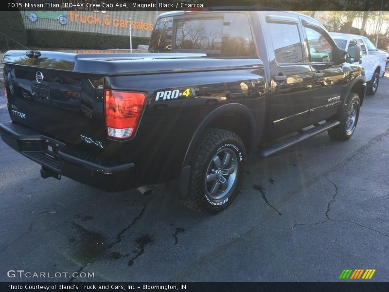Magnetic Black / Charcoal 2015 Nissan Titan PRO-4X Crew Cab 4x4