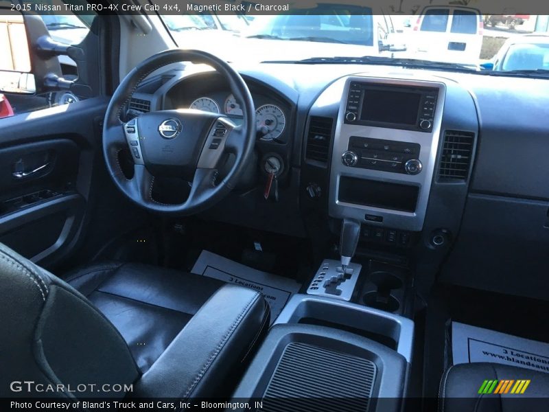 Magnetic Black / Charcoal 2015 Nissan Titan PRO-4X Crew Cab 4x4