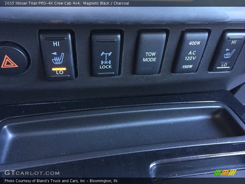 Magnetic Black / Charcoal 2015 Nissan Titan PRO-4X Crew Cab 4x4